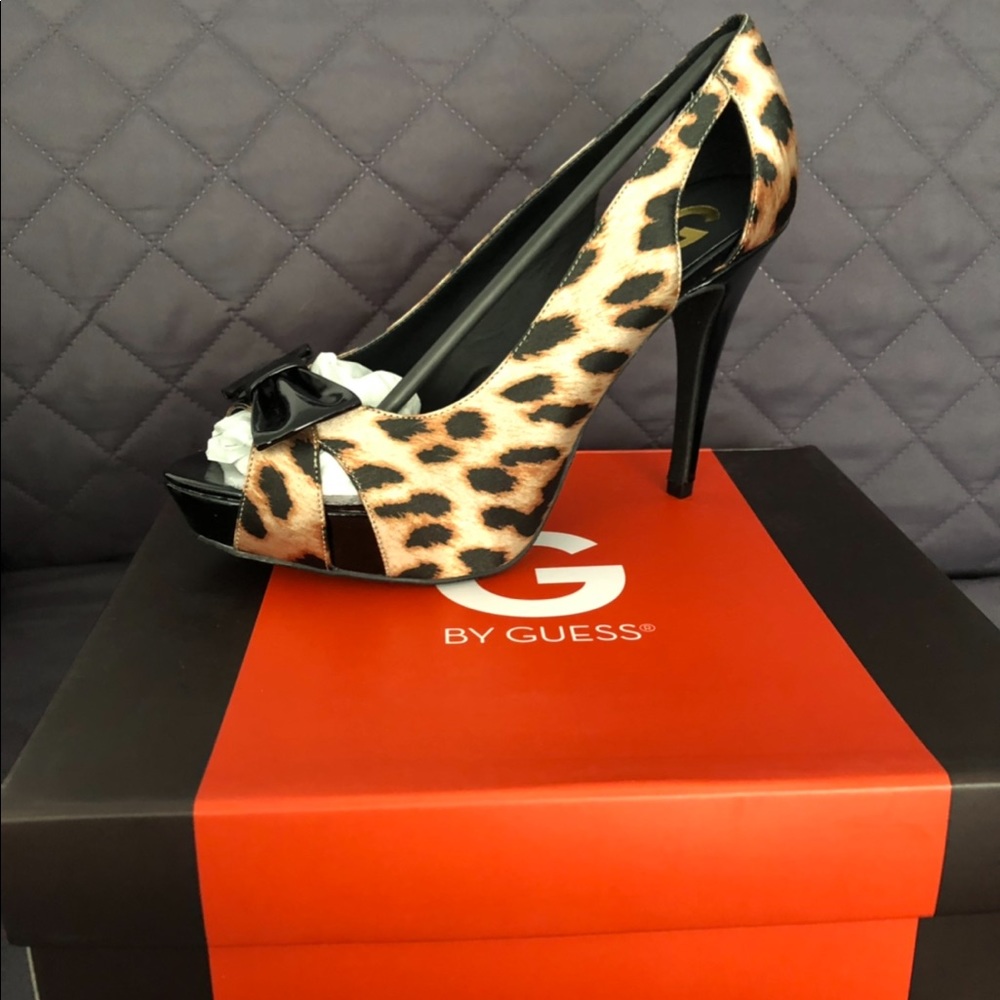 NIB Guess heels size 8